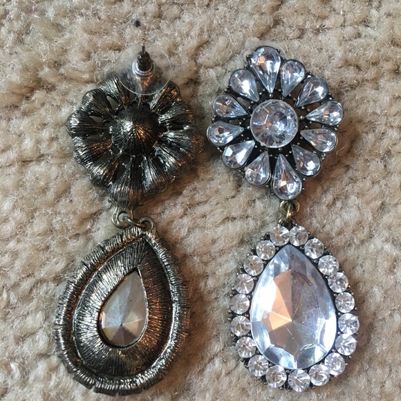 Crystal tear drop statement earrings - Picture 2 of 2